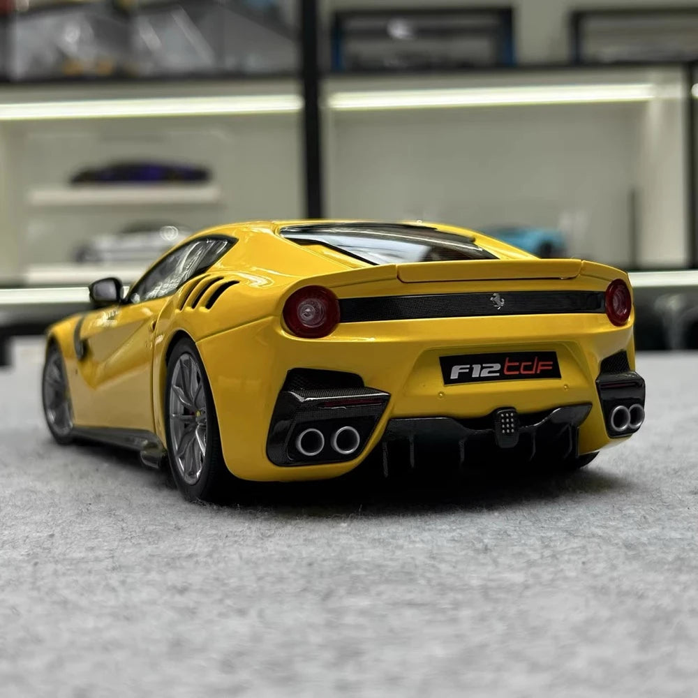 [BBR] 1:18 Ferrari 2015 F12 TDF gul modellbil Die-Cast