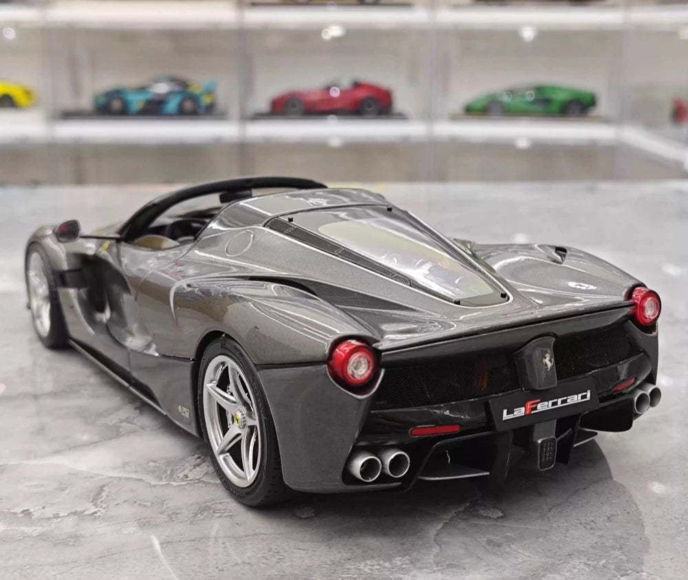 [BBR] 1:18 Ferrari 2016 LaFerrari Aperta grå modellbil Die-Cast
