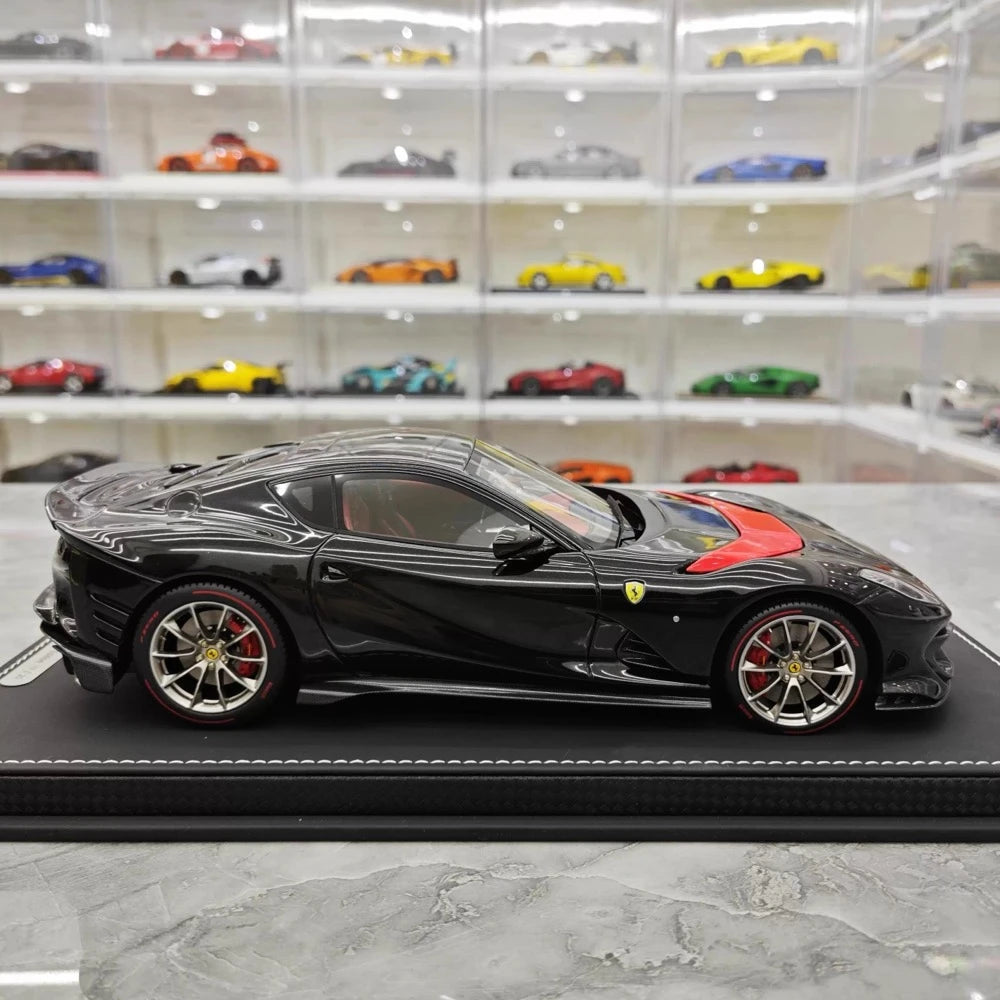 [BBR] 1:18 Ferrari 2022 812 Competizione Aperta nero Rosso Stripe modellino di auto resina