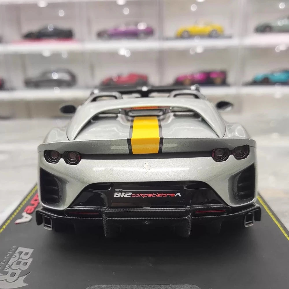 [BBR] 1:18 Ferrari 2022 812 Competizione Aperta silver Giallo Stripe modellbil resin