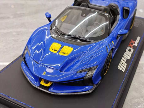 [BBR] 1:18 Ferrari 2023 SF90 XX Spider glanzend blauw & geel modelauto Hars