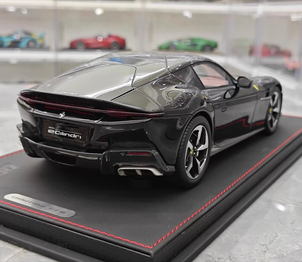 [BBR] 1:18 Ferrari 2024 12 Cilindri Coupe Glossy musta pienoismalli Hartsi