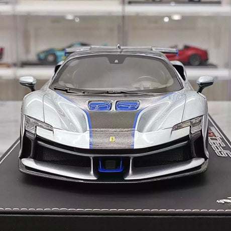 [BBR] 1:18 Ferrari 2024 SF90 XX Stradale glanzend zilver & zwart modelauto Hars