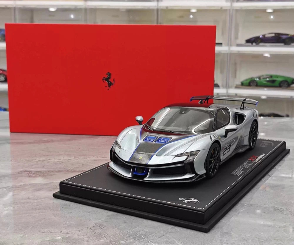 [BBR] 1:18 Ferrari 2024 SF90 XX Stradale brillant argent & noir voiture miniature Resin