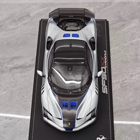 [BBR] 1:18 Ferrari 2024 SF90 XX Stradale glanzend zilver & zwart modelauto Hars