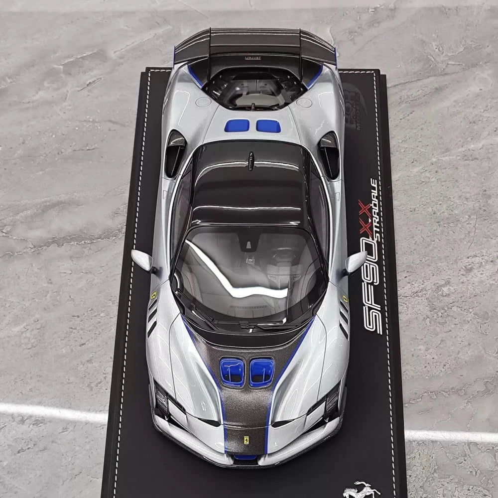 [BBR] 1:18 Ferrari 2024 SF90 XX Stradale brillant argent & noir voiture miniature Resin