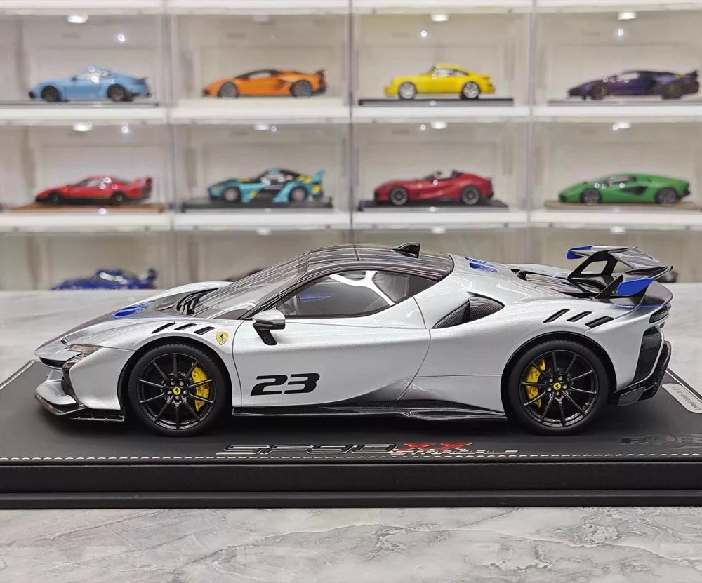 [BBR] 1:18 Ferrari 2024 SF90 XX Stradale brillant argent & noir voiture miniature Resin