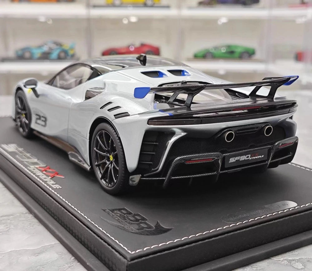 [BBR] 1:18 Ferrari 2024 SF90 XX Stradale brillant argent & noir voiture miniature Resin