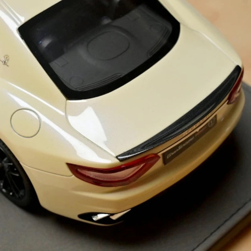 [BBR] 1:18 Maserati 2011 GranTurismo MC Stradale blanc voiture miniature Resin