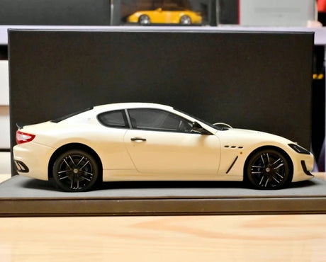 [BBR] 1:18 Maserati 2011 GranTurismo MC Stradale White Model Car Resin