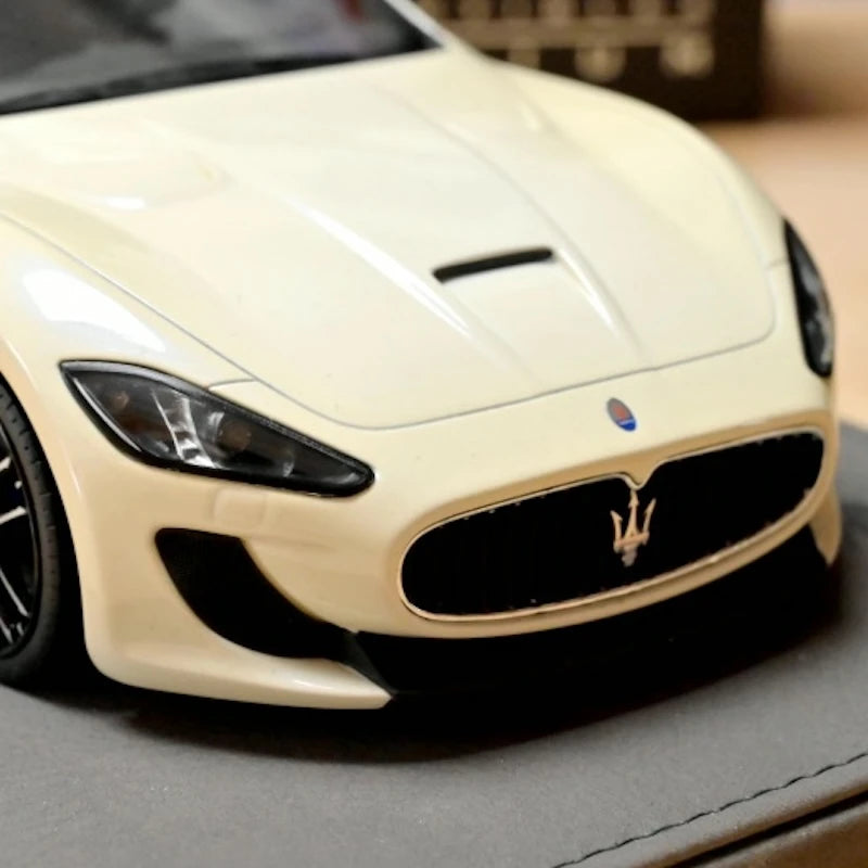 [BBR] 1:18 Maserati 2011 GranTurismo MC Stradale blanc voiture miniature Resin