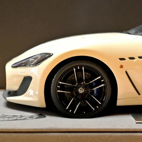 [BBR] 1:18 Maserati 2011 GranTurismo MC Stradale White Model Car Resin
