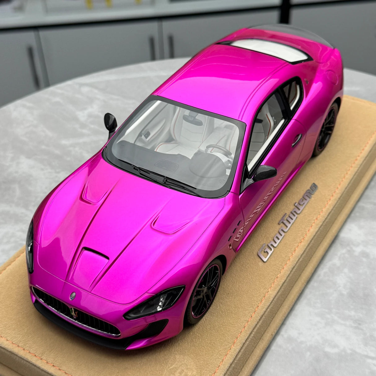 BBR Maserati 2011 GranTurismo MC Stradale Pink 1:18 – Collectible Resin Model Resin