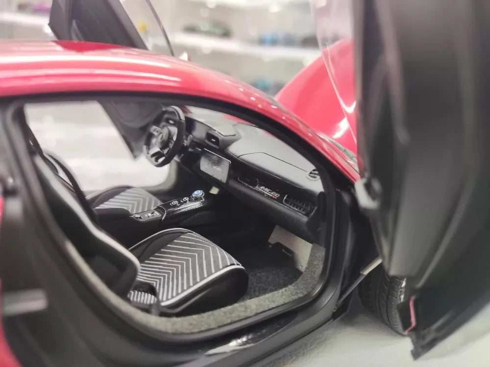 [BBR] 1:18 Maserati 2022 MC20 Red Model Car Die-Cast