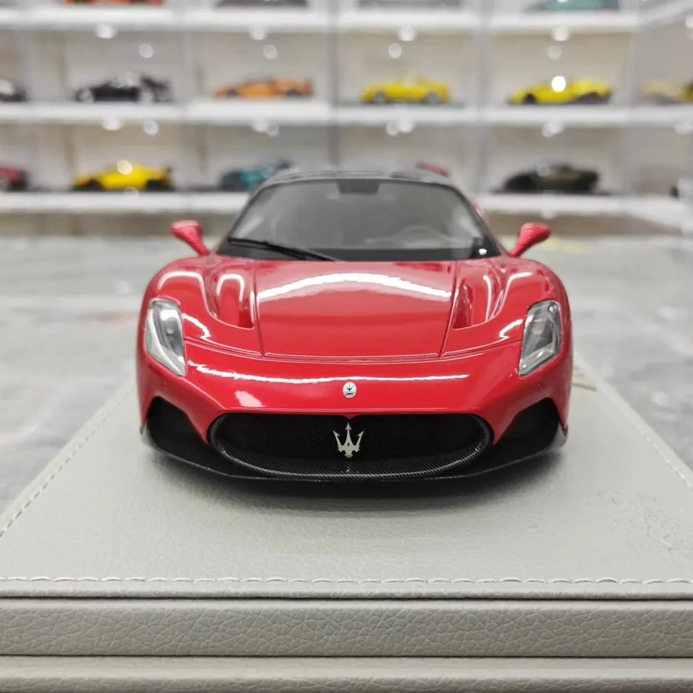 [BBR] 1:18 Maserati 2022 MC20 punainen ja musta Roof pienoismalli Hartsi