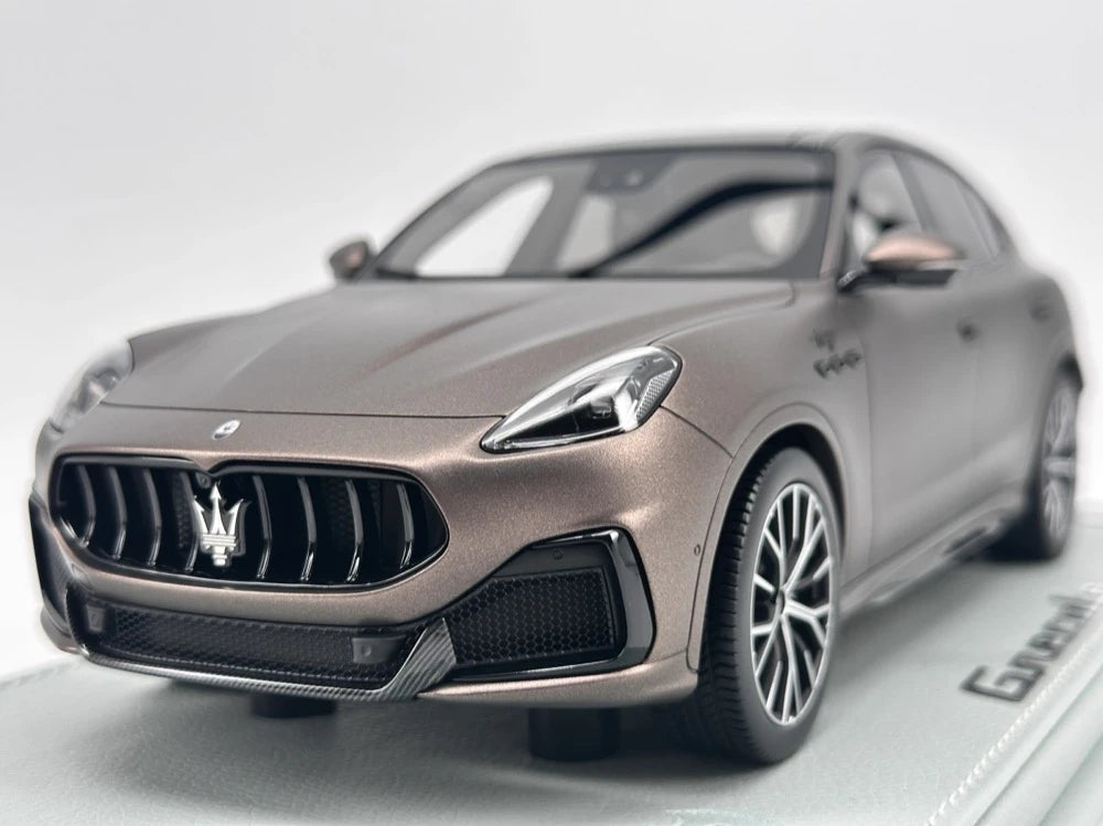 [BBR] 1:18 Maserati 2023 Grecale Trofeo brun modellbil resin