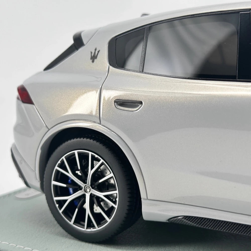 [BBR] 1:18 Maserati 2023 Grecale Trofeo argento modellino di auto resina