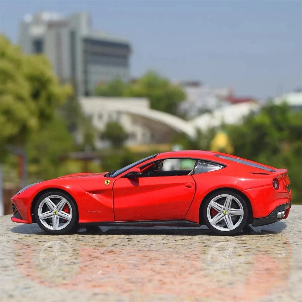 [Bburago] 1:24 Ferrari 2013 F12 Berlinetta rouge voiture miniature Die-Cast