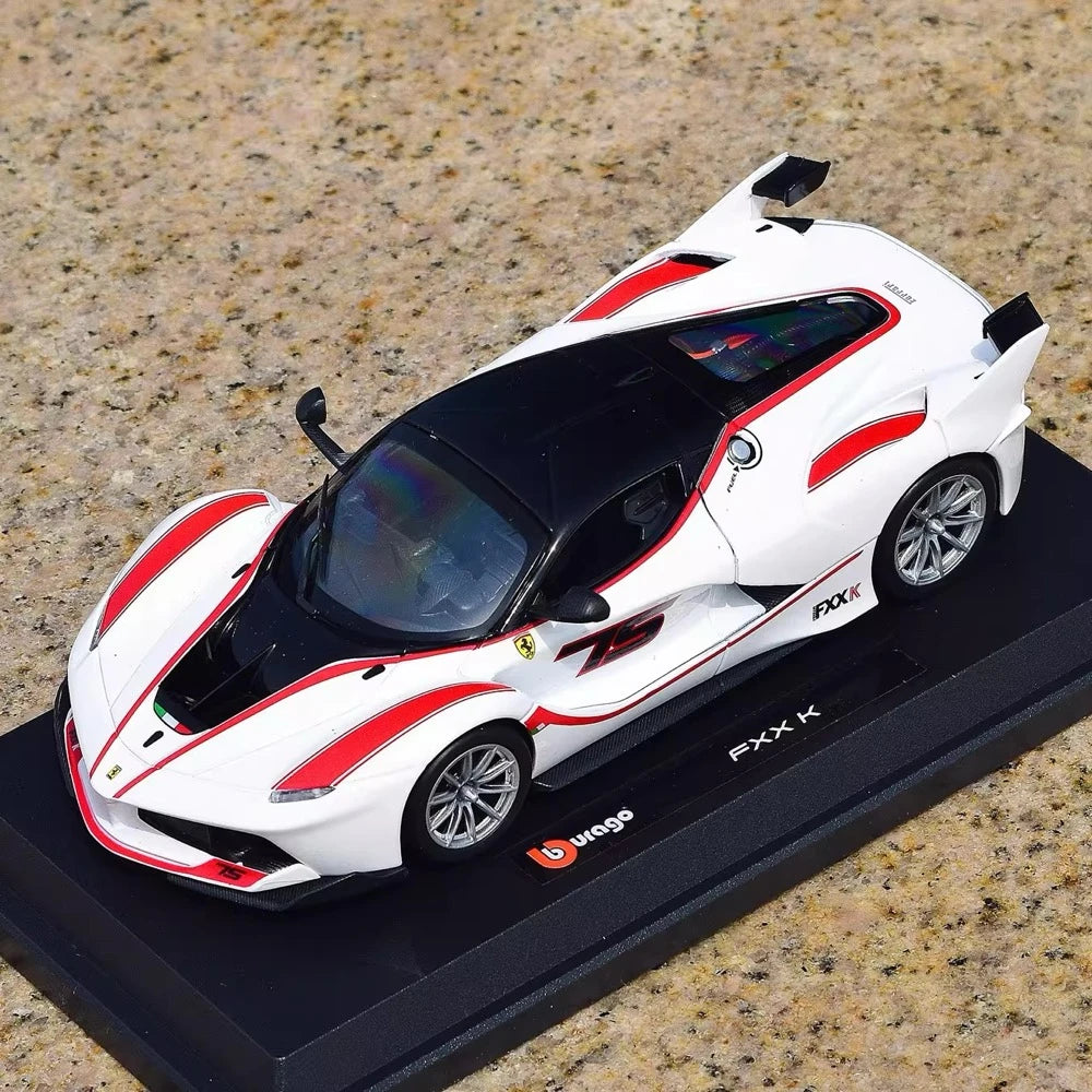 [Bburago] 1:24 Ferrari 2015 FXX K White Model Car Die-Cast