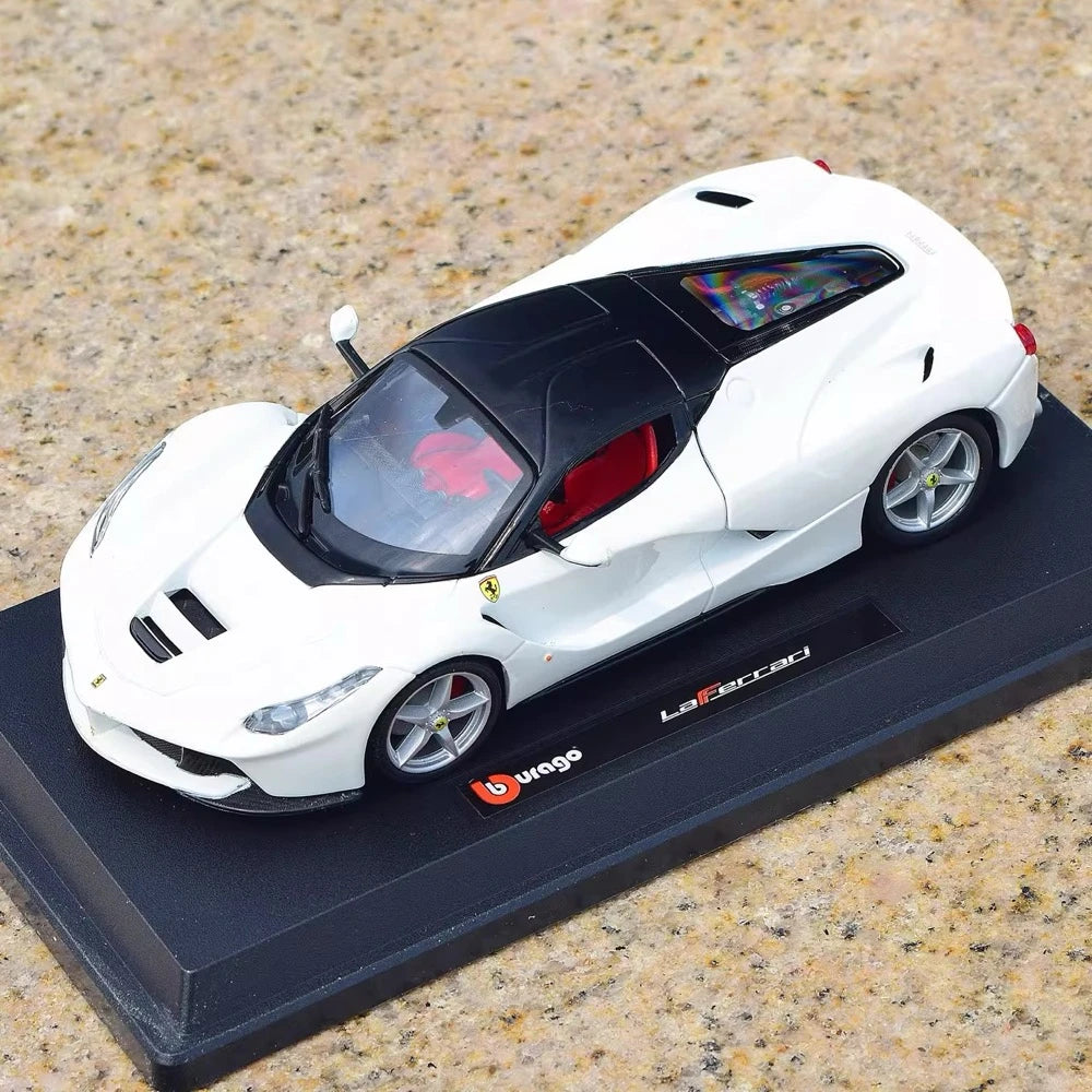 [Bburago] 1:24 Ferrari 2016 LaFerrari White Model Car Die-Cast