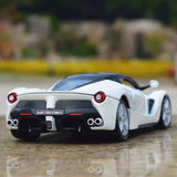 [Bburago] 1:24 Ferrari 2016 LaFerrari bianco modellino di auto Die-Cast