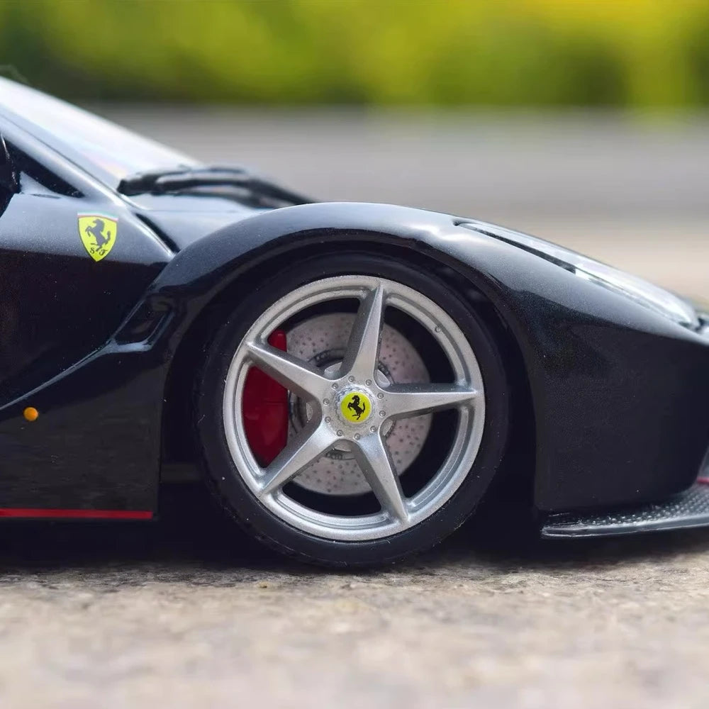 [Bburago] 1:24 Ferrari 2016 LaFerrari Aperta Black Model Car Die-Cast