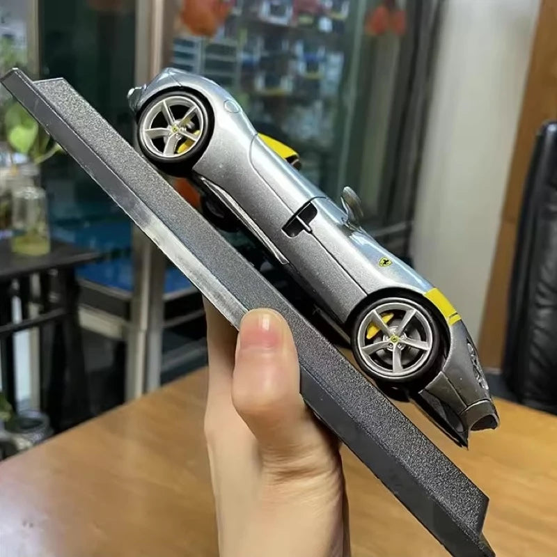 [Bburago] 1:24 Ferrari 2018 Monza SP1 Silver Model Car Die-Cast