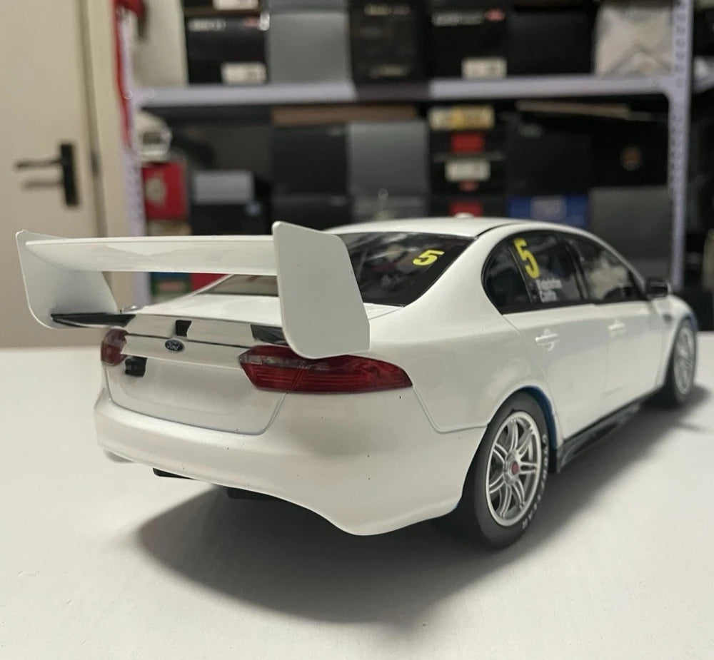 [Biante] 1:18 Ford 2015 FGX Falcon V8 Supercar White Model Car Die-Cast