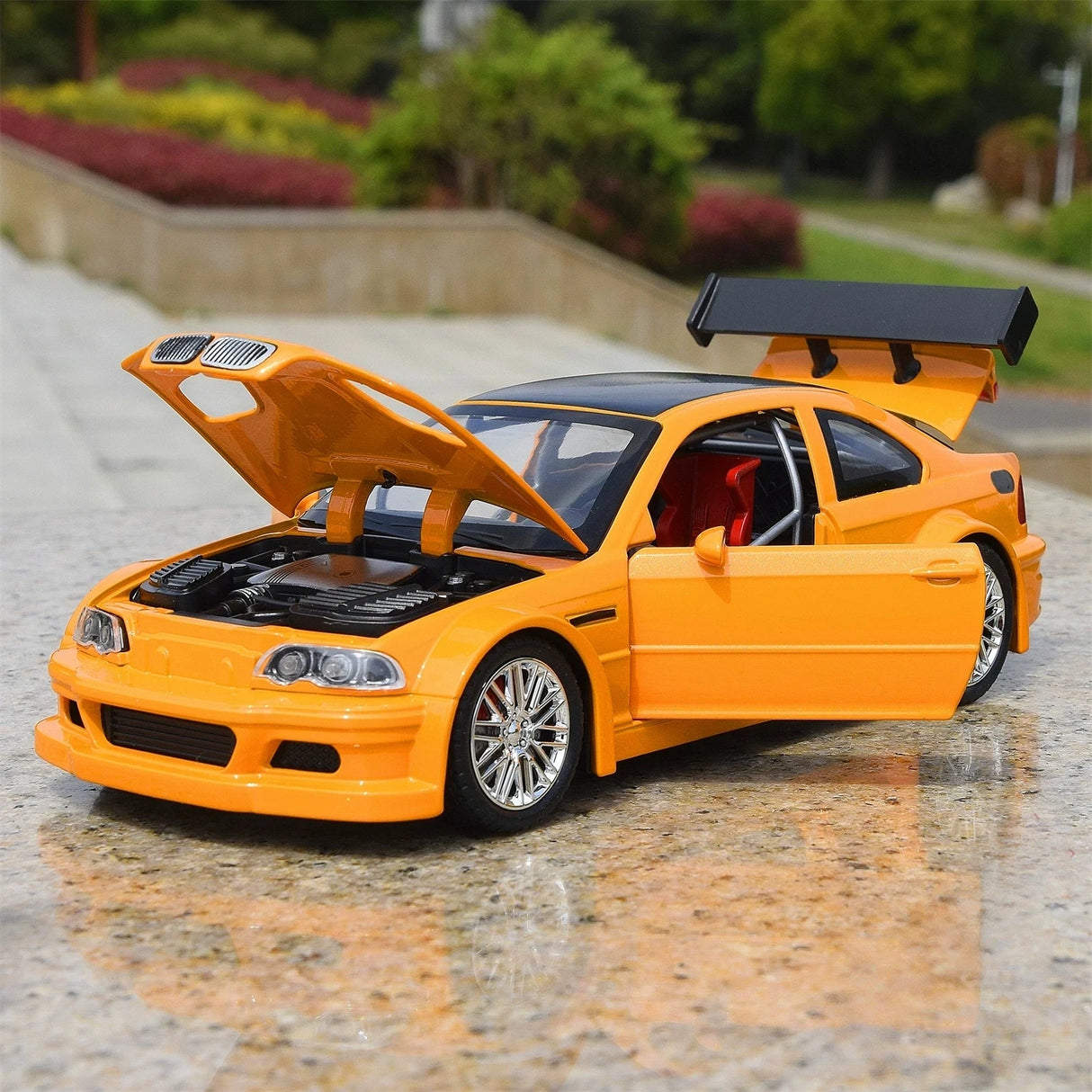 BMW 2001 M3 GTR E46 Orange 1:24 – Modello Pressofuso per Display Pressofuso