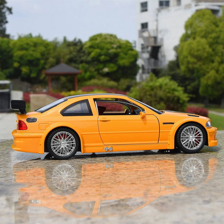BMW 2001 M3 GTR E46 برتقالي 1:24 – نموذج عرض معدني مصبوب
