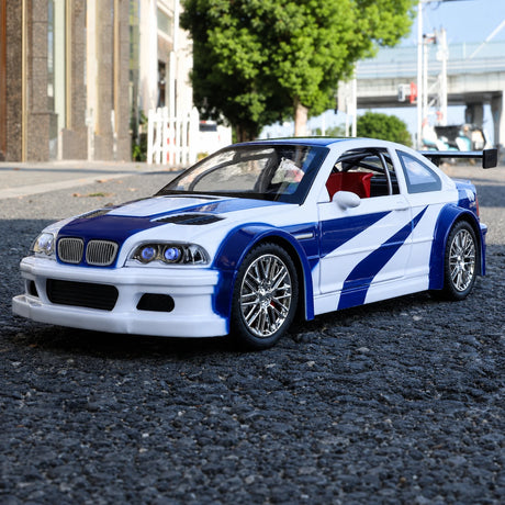 BMW 2001 M3 GTR E46 أبيض 1:24 – نموذج عرض معدني مصبوب