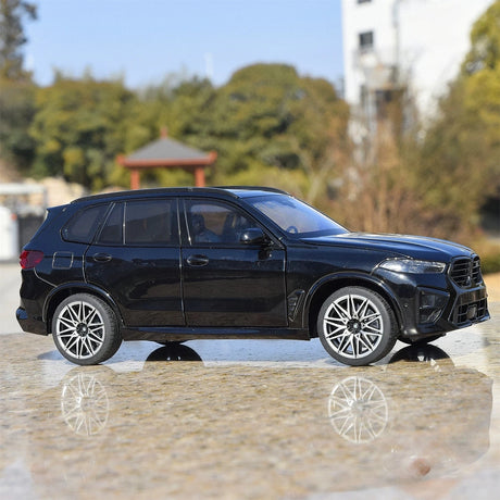 BMW 2020 X5 M Competition F95 zwart 1:24 – diecast displaymodel