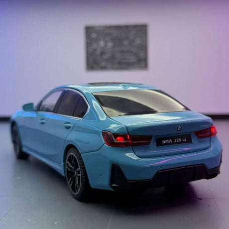 BMW 2022 325Li G28 LCI blauw 1:24 – diecast displaymodel