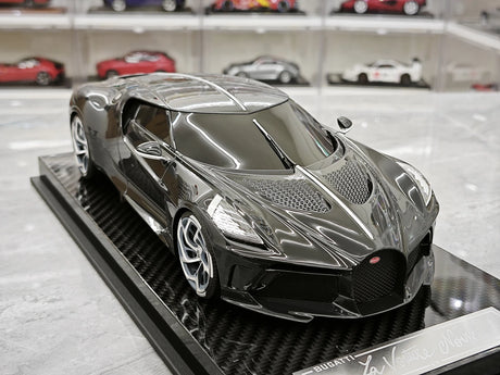 Bugatti 2019 La Voiture Noire Black Carbon 1:18 resin model car by CE - view 10