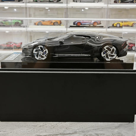 Bugatti 2019 La Voiture Noire Black Carbon 1:18 resin model car by CE - view 12