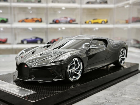Bugatti 2019 La Voiture Noire Black Carbon 1:18 resin model car by CE - view 3