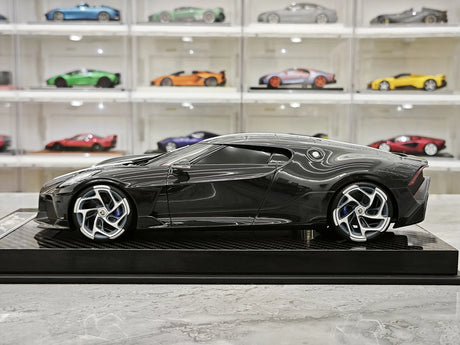 Bugatti 2019 La Voiture Noire Black Carbon 1:18 resin model car by CE - view 5