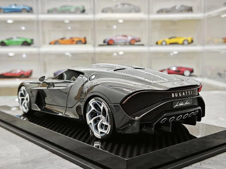 Bugatti 2019 La Voiture Noire Black Carbon 1:18 resin model car by CE - view 6