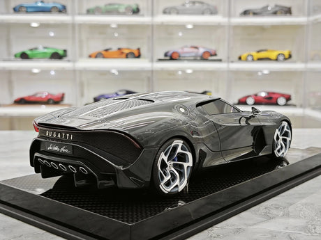 Bugatti 2019 La Voiture Noire Black Carbon 1:18 resin model car by CE - view 8