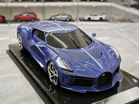 Bugatti 2019 La Voiture Noire Blue Carbon 1:18 resin model car by CE - view 10