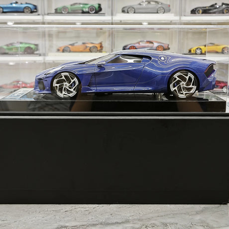 Bugatti 2019 La Voiture Noire Blue Carbon 1:18 resin model car by CE - view 12