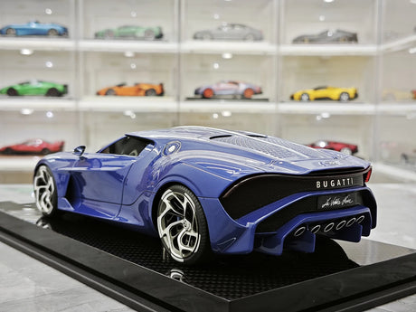 Bugatti 2019 La Voiture Noire Blue Carbon 1:18 resin model car by CE - view 6