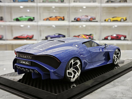Bugatti 2019 La Voiture Noire Blue Carbon 1:18 resin model car by CE - view 8