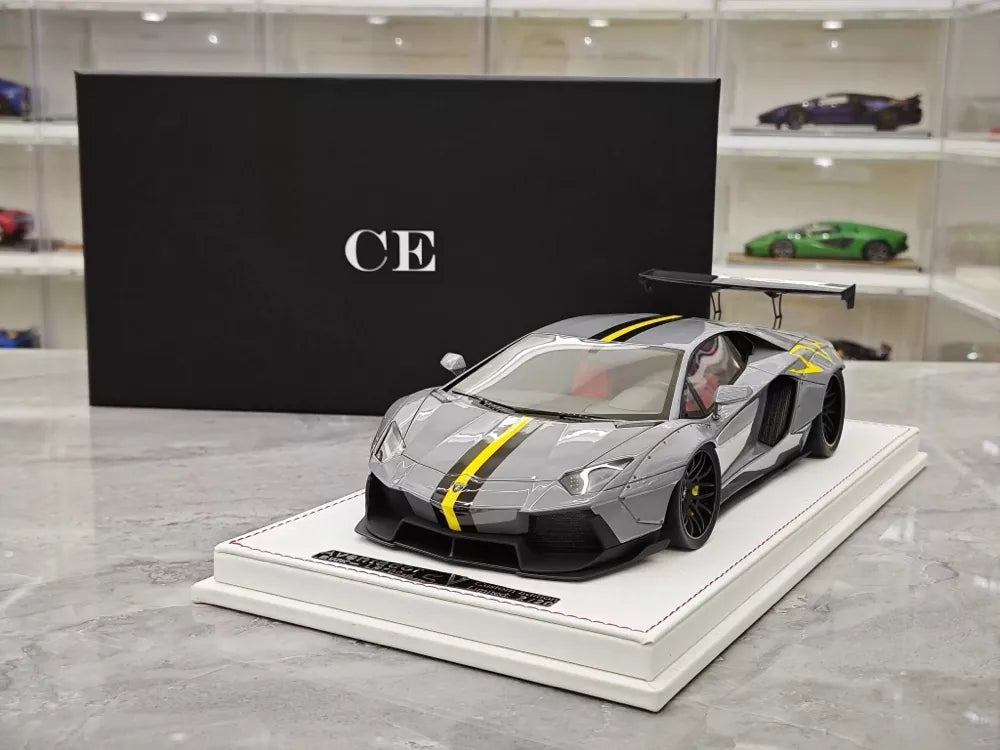 [CE] 1:18 Lamborghini 2013 Aventador LB LP700-4 Grey Yellow Stripe Model Car Resin