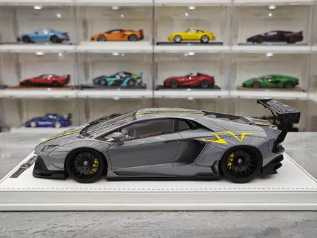 [CE] 1:18 Lamborghini 2013 Aventador LB LP700-4 Grey Yellow Stripe Model Car Resin