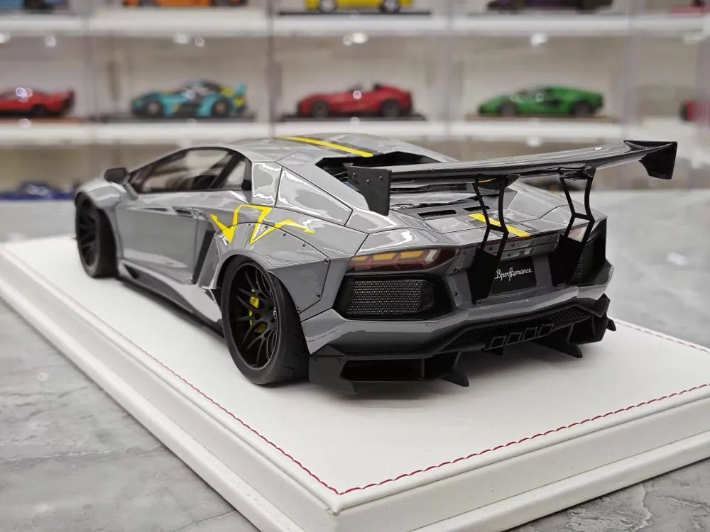 [CE] 1:18 Lamborghini 2013 Aventador LB LP700-4 Grey Yellow Stripe Model Car Resin