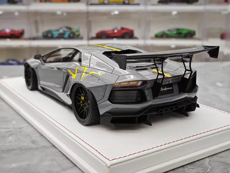 [CE] 1:18 Lamborghini 2013 Aventador LB LP700-4 Grey Yellow Stripe Model Car Resin