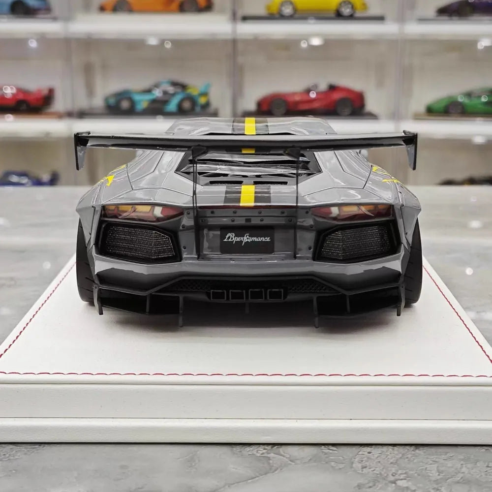 [CE] 1:18 Lamborghini 2013 Aventador LB LP700-4 Grey Yellow Stripe Model Car Resin