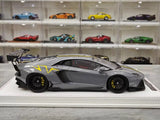 [CE] 1:18 Lamborghini 2013 Aventador LB LP700-4 Grey Yellow Stripe Model Car Resin