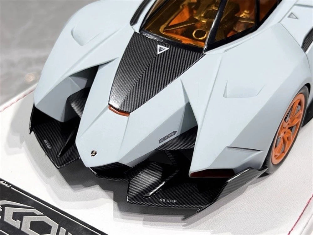 [CE] 1:18 Lamborghini 2013 Egoista Stripe White Model Car Resin